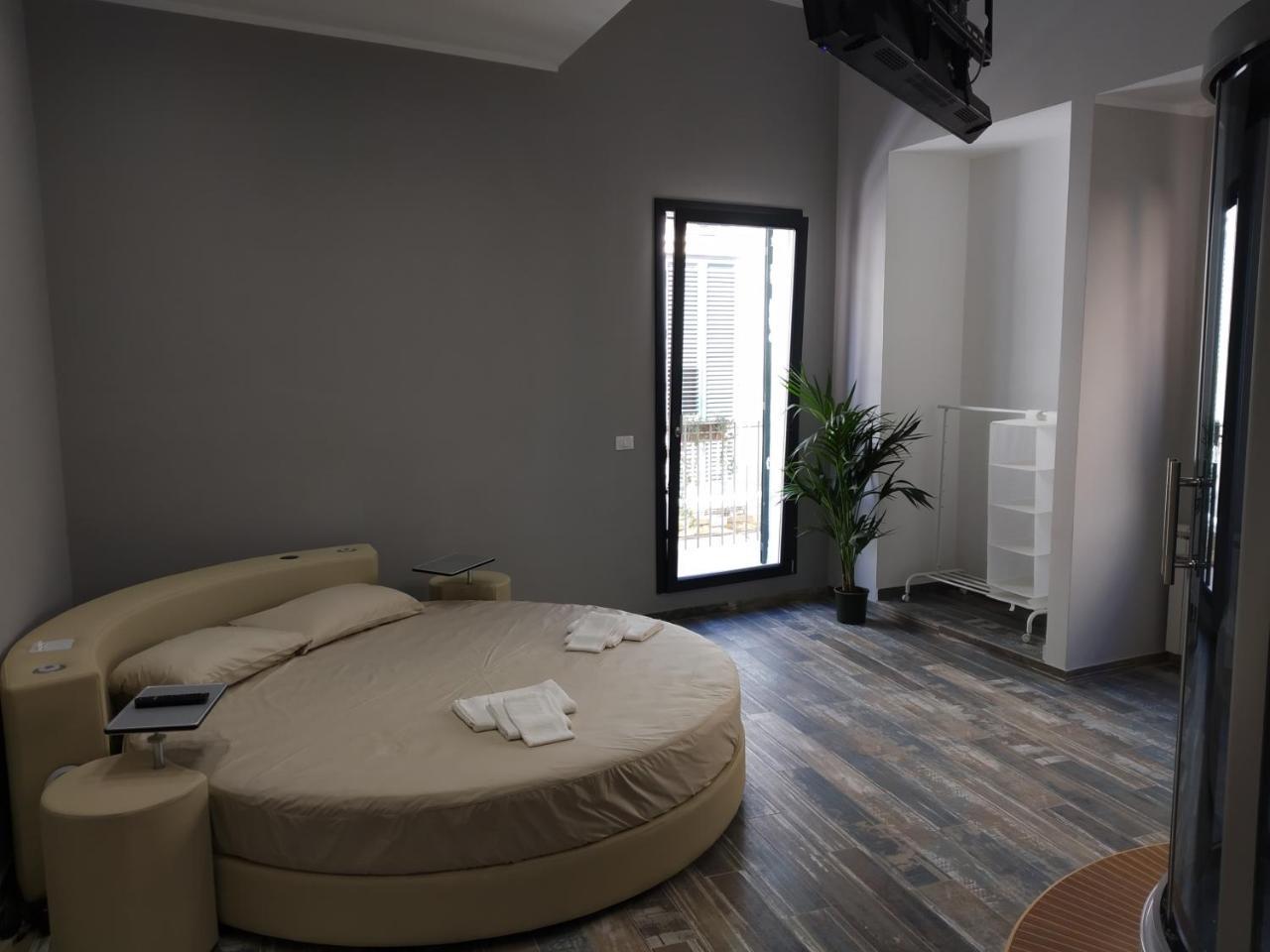 Aparthotel Dimora "I Santi Patroni" Lecce Exterior foto