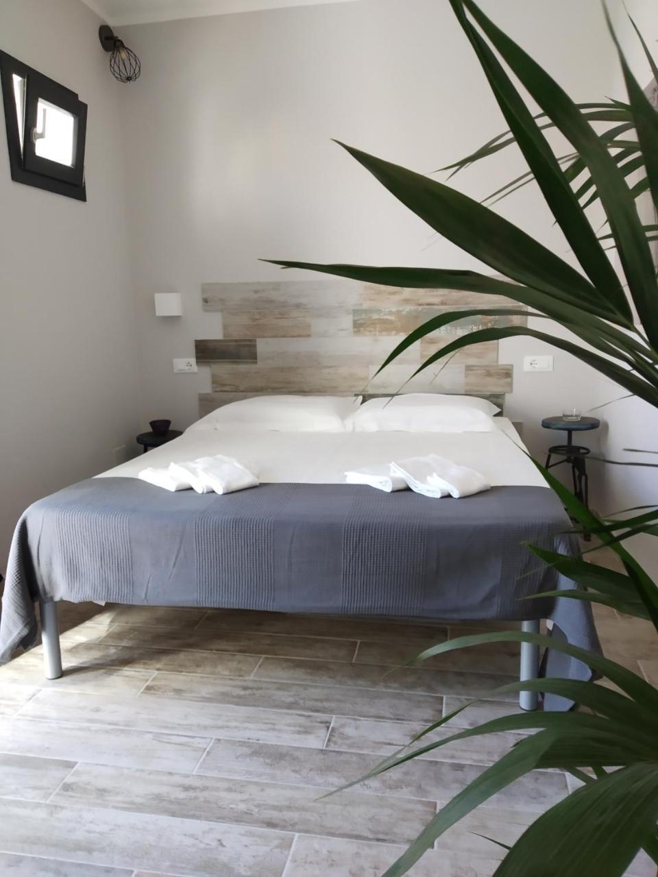 Aparthotel Dimora "I Santi Patroni" Lecce Exterior foto