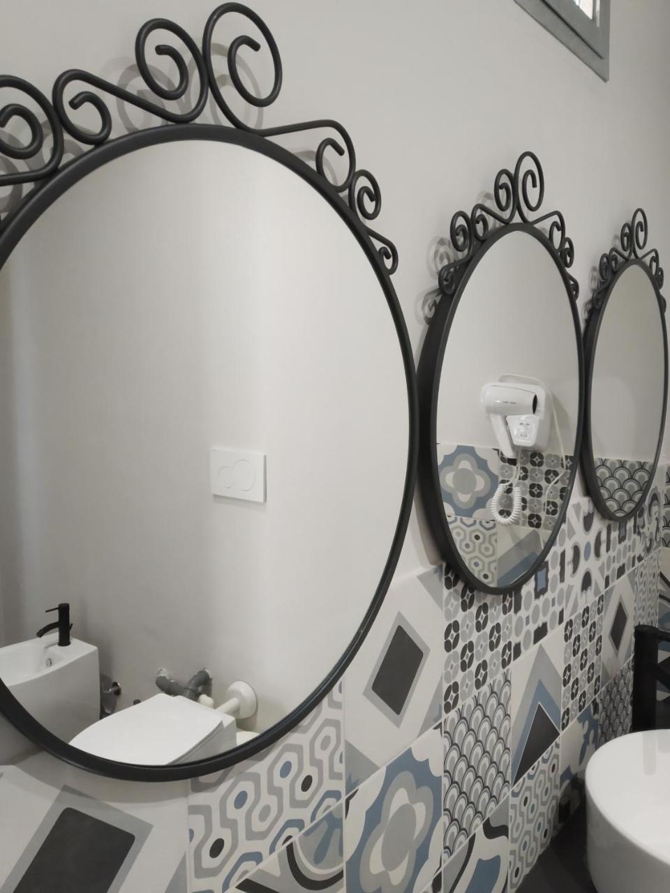 Aparthotel Dimora "I Santi Patroni" Lecce Exterior foto