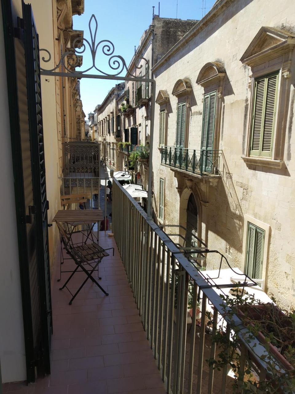 Aparthotel Dimora "I Santi Patroni" Lecce Exterior foto
