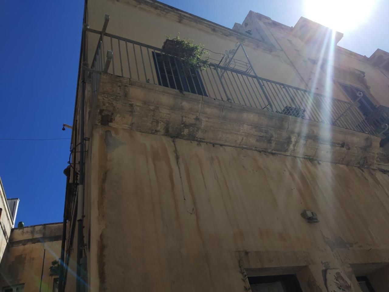 Aparthotel Dimora "I Santi Patroni" Lecce Exterior foto