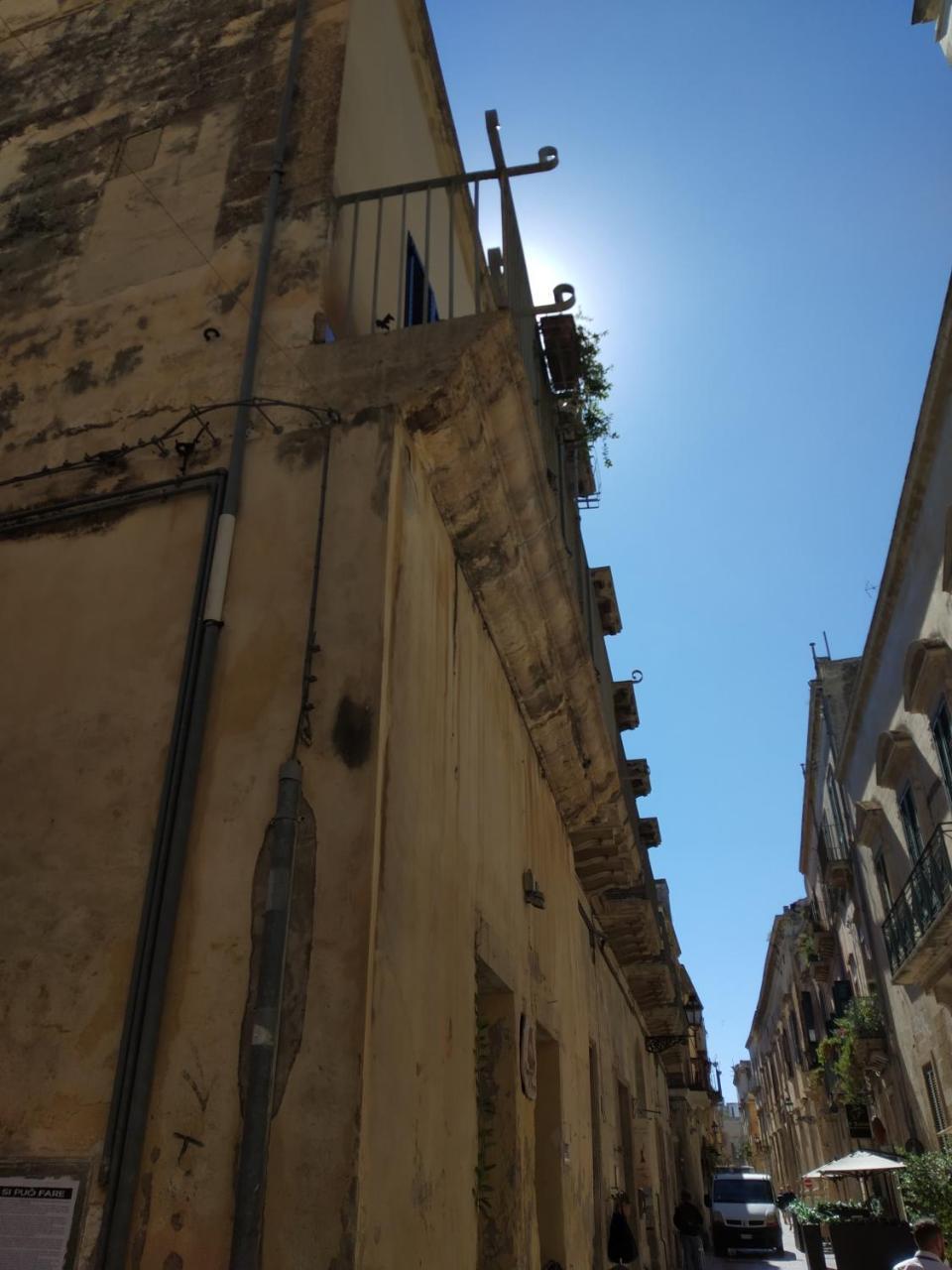 Aparthotel Dimora "I Santi Patroni" Lecce Exterior foto